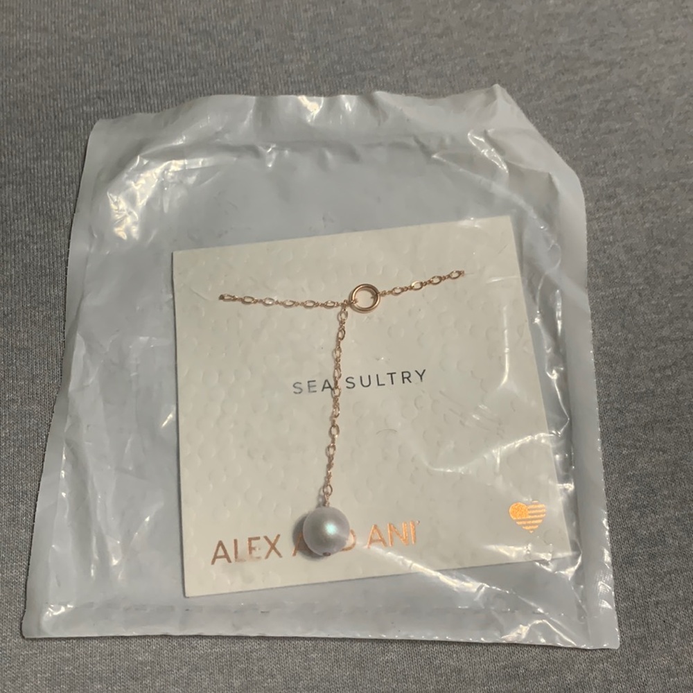 NEW NEVER BEEN WORN Alex and Ani Lariat pearl necklace
